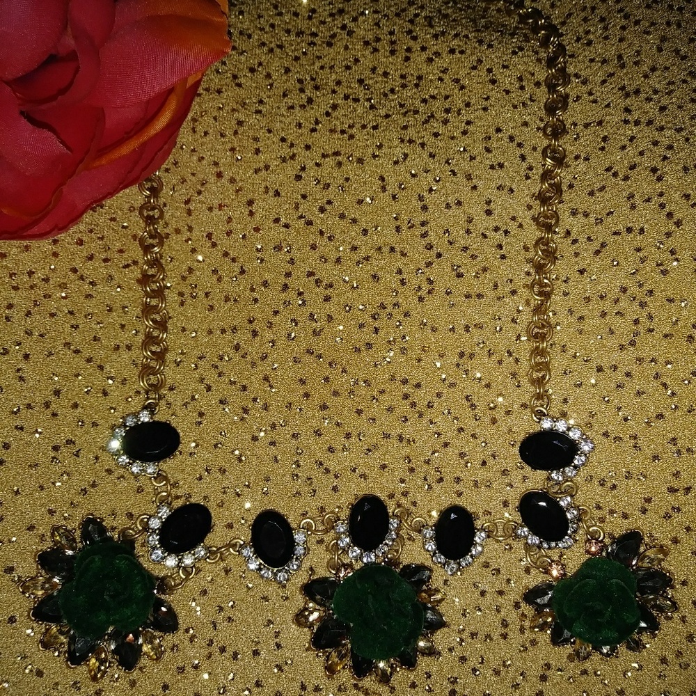 Choker necklace